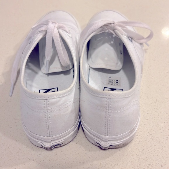 Vans Authentic Classic White lace up. Only worn a few times so quite new - Picture 2 of 3